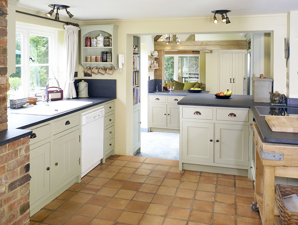 Split level cottage kitchen
